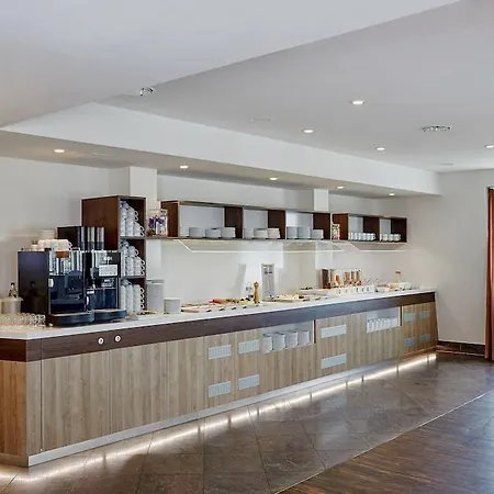 H+ Hotel 4*