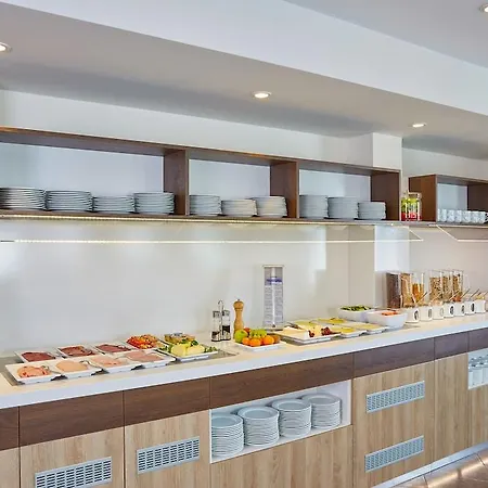 H+ Hotel 4*