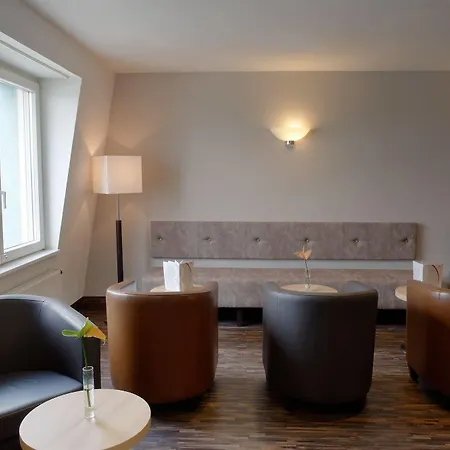 Hotel H+