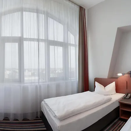 H+ Hotel 4*